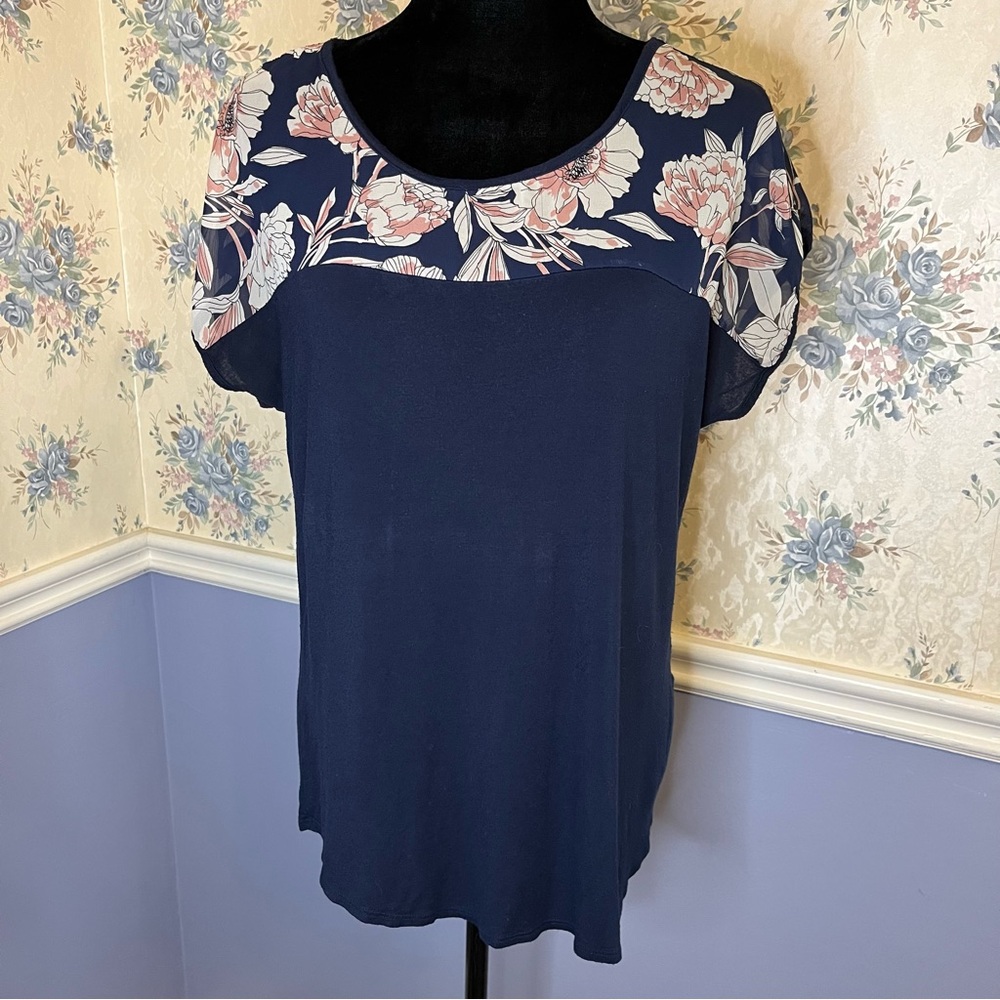 Carol Rose Navy Blue Floral Top, Size M